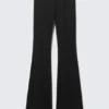 Niedrige Skinny-Hose mit ausgestelltem Bein – Schwarz Niedrige Skinny-Hose mit ausgestelltem Bein – Schwarz