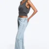 Nova Low Rise Slim Bootcut Jeans – Lip Blue – Hellblau Nova Low Rise Slim Bootcut Jeans – Lip Blue – Hellblau