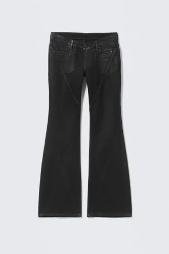 Nova Twist Low-Rise-Jeans mit schmalem Bootcut-Bein – schwarze Beschichtung – Schwarz