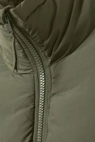 Nylon-Daunenjacke mit Kordelzug – Salbeigrün