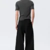 Otis Baggy-Chino aus plissiertem Twill – Schwarz Otis Baggy-Chino aus plissiertem Twill – Schwarz