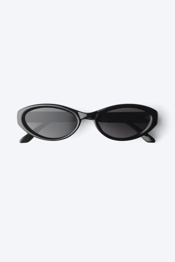 Ovale Sonnenbrillen – Schwarz – Schwarze Gläser Ovale Sonnenbrillen – Schwarz – Schwarze Gläser