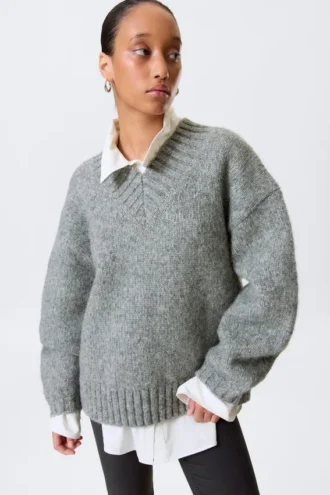 Oversize-Strickpullover mit V-Ausschnitt – Grau meliert