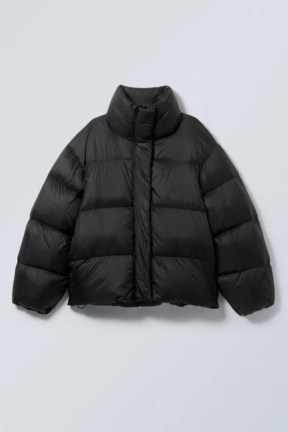 Oversized-Daunenjacke aus recyceltem Material – Schwarz Oversized-Daunenjacke aus recyceltem Material – Schwarz