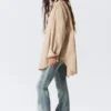 Oversized-Langarm-Hemd – gestreift, beige