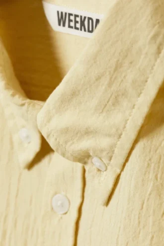 Oversized-Seersucker-Hemd mit Knopfleiste – Hellgelb