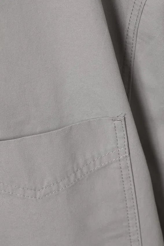 Oversized-Shirt aus Baumwoll-Canvas mit kurzen Ärmeln – Hellgrau Oversized-Shirt aus Baumwoll-Canvas mit kurzen Ärmeln – Hellgrau