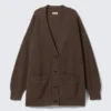 Oversized-Strickjacke aus Baumwolle mit V-Ausschnitt – Dunkelbraun Oversized-Strickjacke aus Baumwolle mit V-Ausschnitt – Dunkelbraun