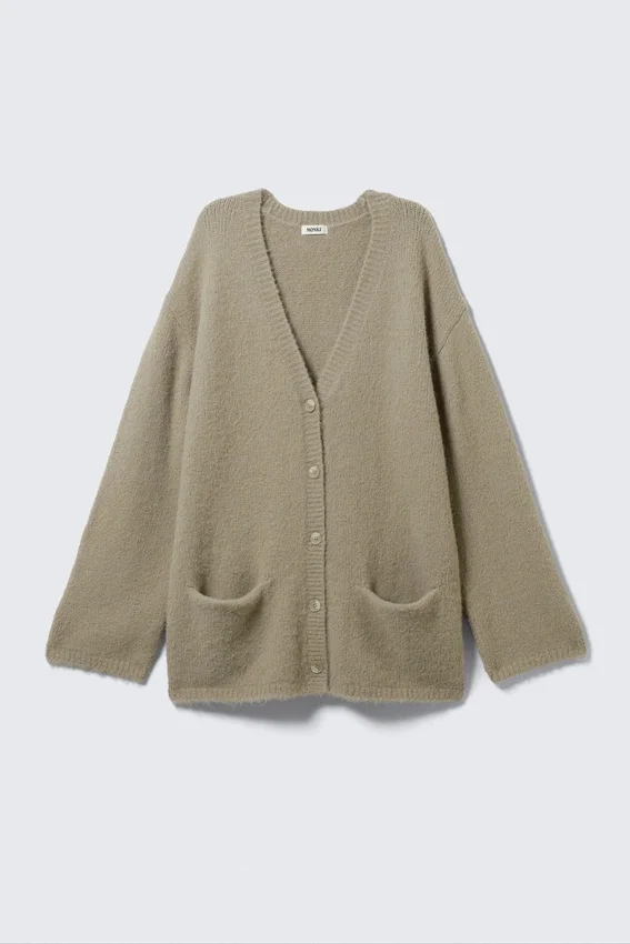 Oversized-Strickjacke mit V-Ausschnitt – Dusty Beige Oversized-Strickjacke mit V-Ausschnitt – Dusty Beige