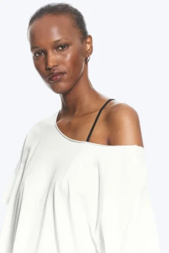 Oversized-T-Shirt mit U-Boot-Ausschnitt – Off-White