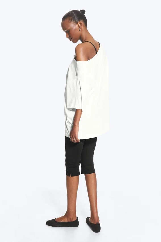 Oversized-T-Shirt mit U-Boot-Ausschnitt – Off-White Oversized-T-Shirt mit U-Boot-Ausschnitt – Off-White