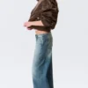 Paz Low-Rise-Jeans ohne Bund mit weitem Bein – Blue Horses – Mittelblau Paz Low-Rise-Jeans ohne Bund mit weitem Bein – Blue Horses – Mittelblau