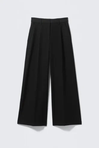 Plissierte Anzughose mit hoher Taille und weitem Bein – Schwarz
