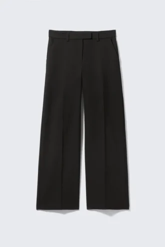 Plissierte Anzughose mit niedriger Taille – Schwarz