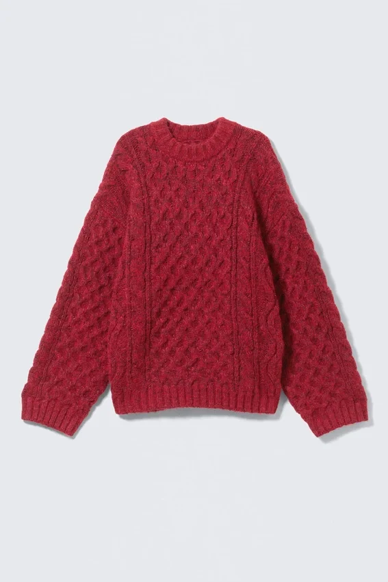 Pullover mit langem Zopfmuster und strukturierter Oberfläche – leuchtend rot Pullover mit langem Zopfmuster und strukturierter Oberfläche – leuchtend rot
