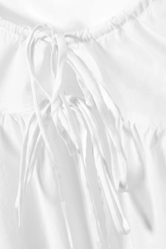 Pyjama-Oberteil aus Baumwollpopeline mit Bindeband vorne – Weiß Pyjama-Oberteil aus Baumwollpopeline mit Bindeband vorne – Weiß