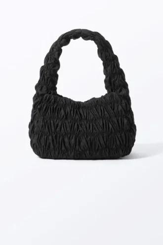 Rechteckige Schultertasche mit Smok-Detail – Schwarz