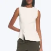 Ärmelloses, asymmetrisches Peplum-Oberteil – Weiß Ärmelloses, asymmetrisches Peplum-Oberteil – Weiß