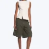 Ärmelloses, asymmetrisches Peplum-Oberteil – Weiß Ärmelloses, asymmetrisches Peplum-Oberteil – Weiß