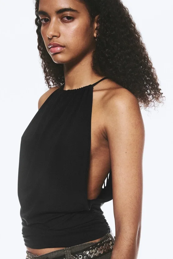 Ärmelloses, gerafftes Neckholder-Top – Schwarz Ärmelloses, gerafftes Neckholder-Top – Schwarz