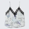 Satin-Camisole mit Spitzenbesatz – Weiß Newspaper – Blue Flame Satin-Camisole mit Spitzenbesatz – Weiß Newspaper – Blue Flame