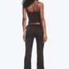 Satin-Hose mit Cut-outs und ausgestelltem Bein – Dunkelbraun