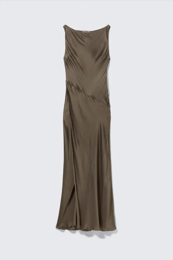 Satin-Maxikleid mit U-Boot-Ausschnitt – Dark Mole Satin-Maxikleid mit U-Boot-Ausschnitt – Dark Mole