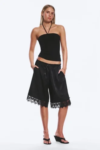 Satin-Spitzen-Shorts – Schwarz