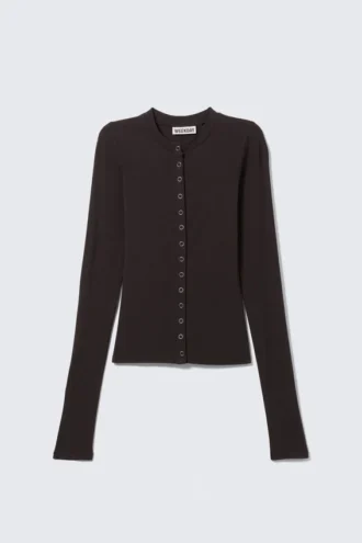 Schmal geschnittene, langärmelige Strickjacke mit Knopfleiste – Dunkelbraun Schmal geschnittene, langärmelige Strickjacke mit Knopfleiste – Dunkelbraun