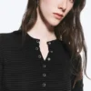 Schmal geschnittene, langärmelige Strickjacke mit Knopfleiste – gestreift, dunkelgrau