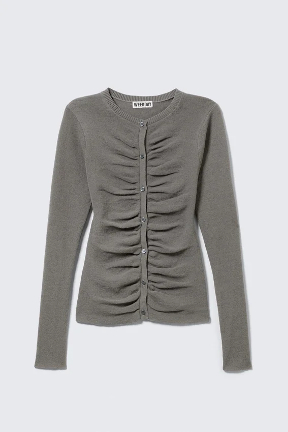 Schmal geschnittene Strickjacke mit Knopfleiste und Rüschen – Dunkelgrau Schmal geschnittene Strickjacke mit Knopfleiste und Rüschen – Dunkelgrau