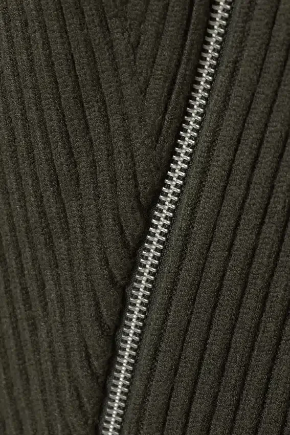 Schmal geschnittene Strickjacke mit Reißverschluss – Dunkelkhaki Schmal geschnittene Strickjacke mit Reißverschluss – Dunkelkhaki