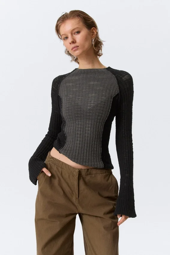 Schmal geschnittener Strickpullover mit Raglanärmeln – Schwarz & Grau Schmal geschnittener Strickpullover mit Raglanärmeln – Schwarz & Grau