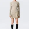Schmal geschnittener Strickpullover mit U-Boot-Ausschnitt – Beige Schmal geschnittener Strickpullover mit U-Boot-Ausschnitt – Beige