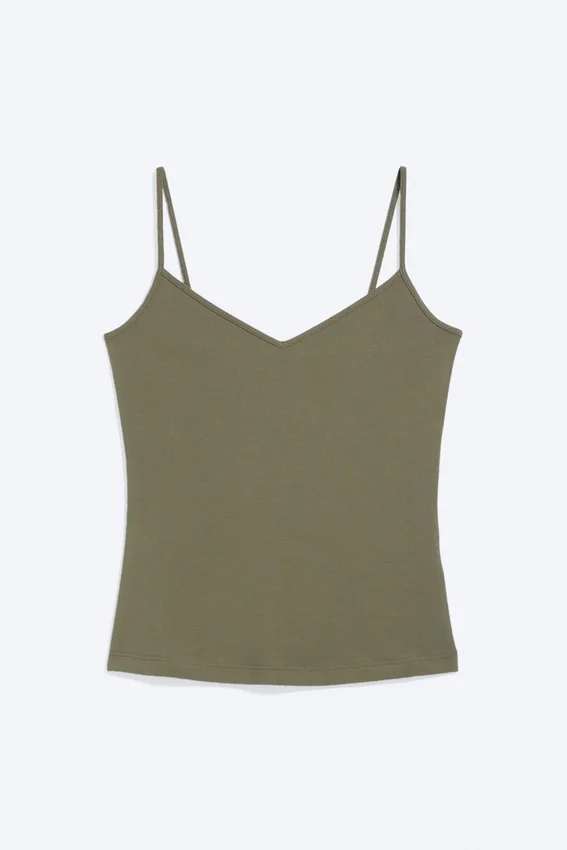 Schmal geschnittenes Baumwoll-Unterhemd mit V-Ausschnitt – Staubiges Khaki-Grün Schmal geschnittenes Baumwoll-Unterhemd mit V-Ausschnitt – Staubiges Khaki-Grün
