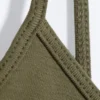 Schmal geschnittenes Baumwoll-Unterhemd mit V-Ausschnitt – Staubiges Khaki-Grün Schmal geschnittenes Baumwoll-Unterhemd mit V-Ausschnitt – Staubiges Khaki-Grün