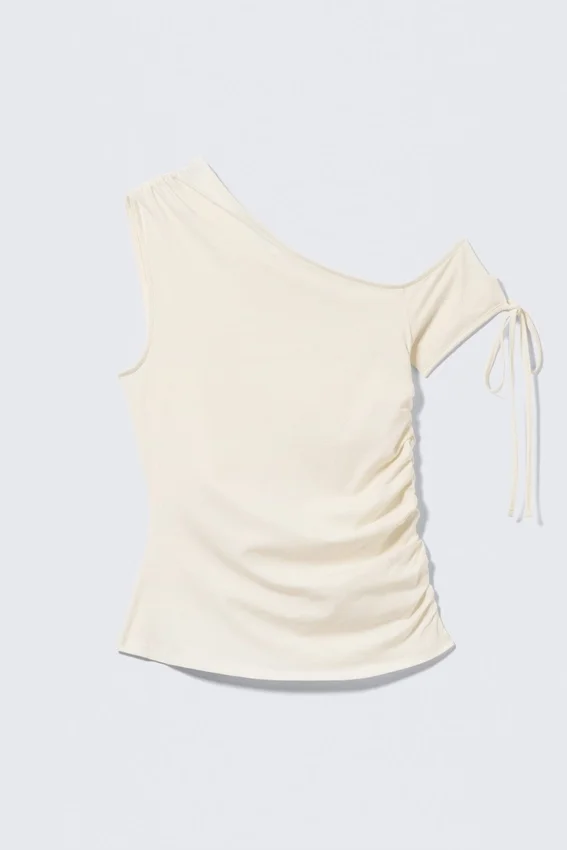 Schmal geschnittenes, gerafftes Off-Shoulder-Oberteil – Off-White Schmal geschnittenes, gerafftes Off-Shoulder-Oberteil – Off-White