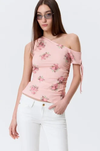 Schmal geschnittenes, gerafftes Off-Shoulder-Oberteil – Rosa – Blumenmuster Schmal geschnittenes, gerafftes Off-Shoulder-Oberteil – Rosa – Blumenmuster