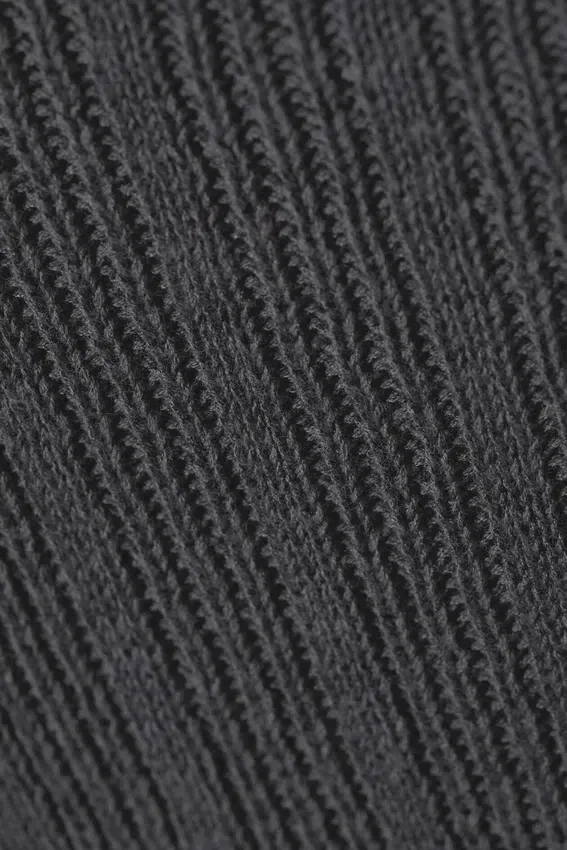 Schmal geschnittenes, gestricktes Tanktop mit U-Boot-Ausschnitt – Dunkelgrau Schmal geschnittenes, gestricktes Tanktop mit U-Boot-Ausschnitt – Dunkelgrau