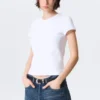 Schmal geschnittenes, kurzärmeliges V-Ausschnitt-T-Shirt – Weiß Schmal geschnittenes, kurzärmeliges V-Ausschnitt-T-Shirt – Weiß