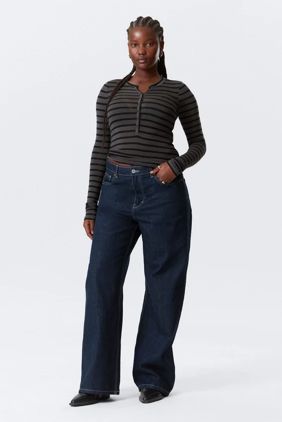 Schmal geschnittenes Langarm-Henley-Top – schwarz-grau gestreift Schmal geschnittenes Langarm-Henley-Top – schwarz-grau gestreift
