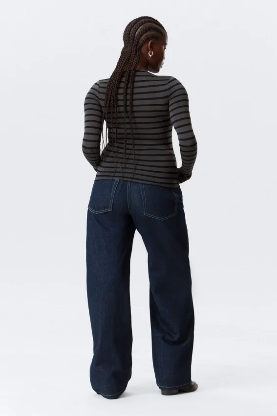 Schmal geschnittenes Langarm-Henley-Top – schwarz-grau gestreift Schmal geschnittenes Langarm-Henley-Top – schwarz-grau gestreift