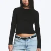 Schmal geschnittenes Langarmshirt aus Baumwolle – Schwarz Schmal geschnittenes Langarmshirt aus Baumwolle – Schwarz