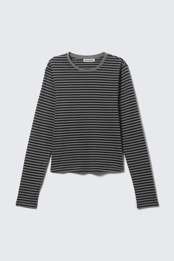 Schmal geschnittenes Langarmshirt aus Baumwolle – Schwarz-grau gestreift Schmal geschnittenes Langarmshirt aus Baumwolle – Schwarz-grau gestreift