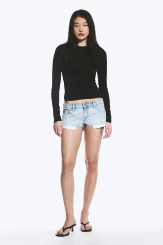 Schmal geschnittenes Langarmshirt – Schwarz
