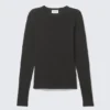 Schmal geschnittenes Langarmshirt – Schwarz Schmal geschnittenes Langarmshirt – Schwarz