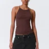Schmal geschnittenes Racerback-Tanktop – Burgunderrot Schmal geschnittenes Racerback-Tanktop – Burgunderrot