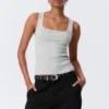 Schmal geschnittenes Tanktop mit geripptem Rundhalsausschnitt – Grau meliert Schmal geschnittenes Tanktop mit geripptem Rundhalsausschnitt – Grau meliert