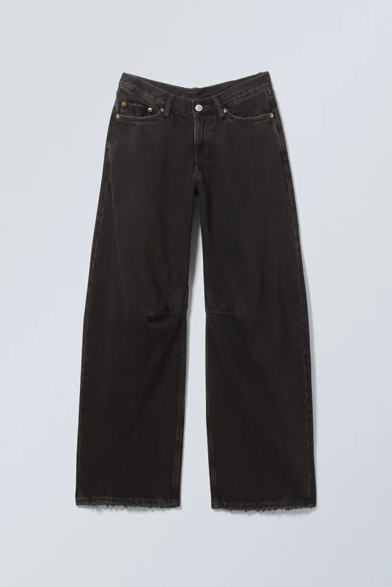 Schräg geschnittene, locker sitzende Barrel-Jeans mit niedriger Taille – Tuned Black Schräg geschnittene, locker sitzende Barrel-Jeans mit niedriger Taille – Tuned Black