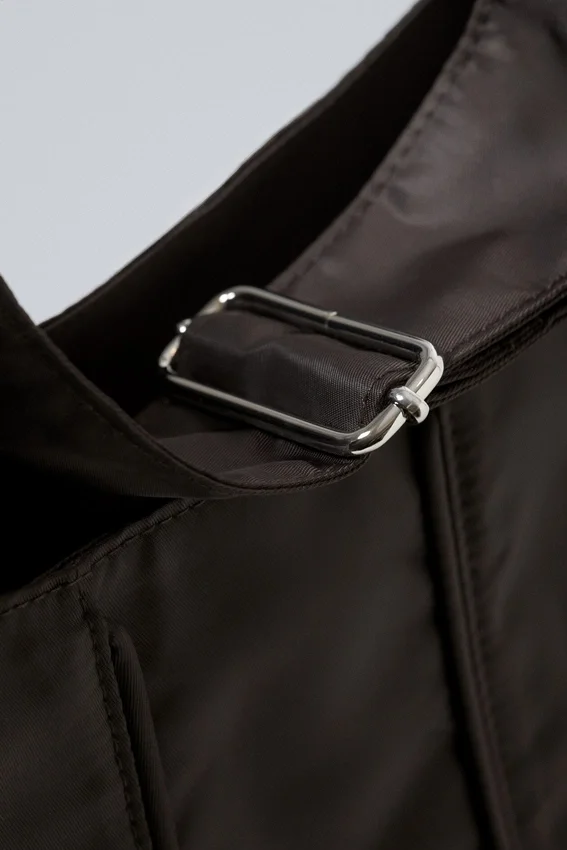 Schultertasche mit Paspelierung – Dunkelbraun Schultertasche mit Paspelierung – Dunkelbraun